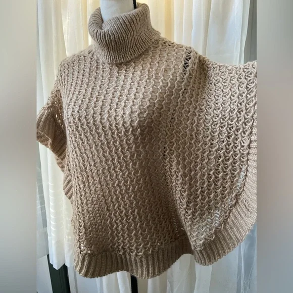 NWT Serra Loose Knit Poncho - Picture 5 of 8